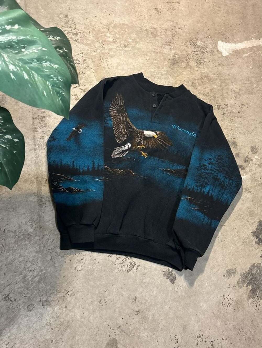 Vintage 90s Art Unlimited Wisconsin Bald Eagle Wildlife All-Over Print Henley